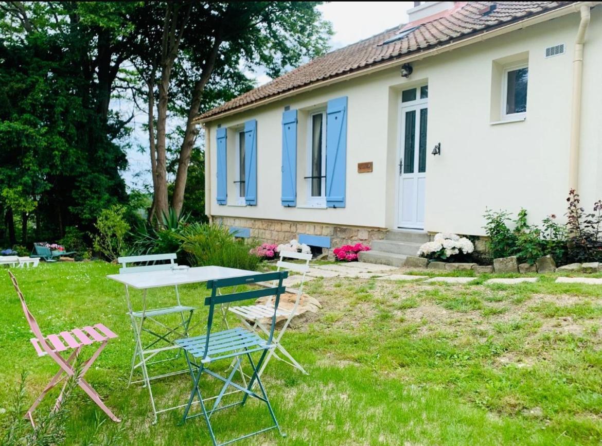 Villa Les Volets Bleus à Parmain Extérieur photo