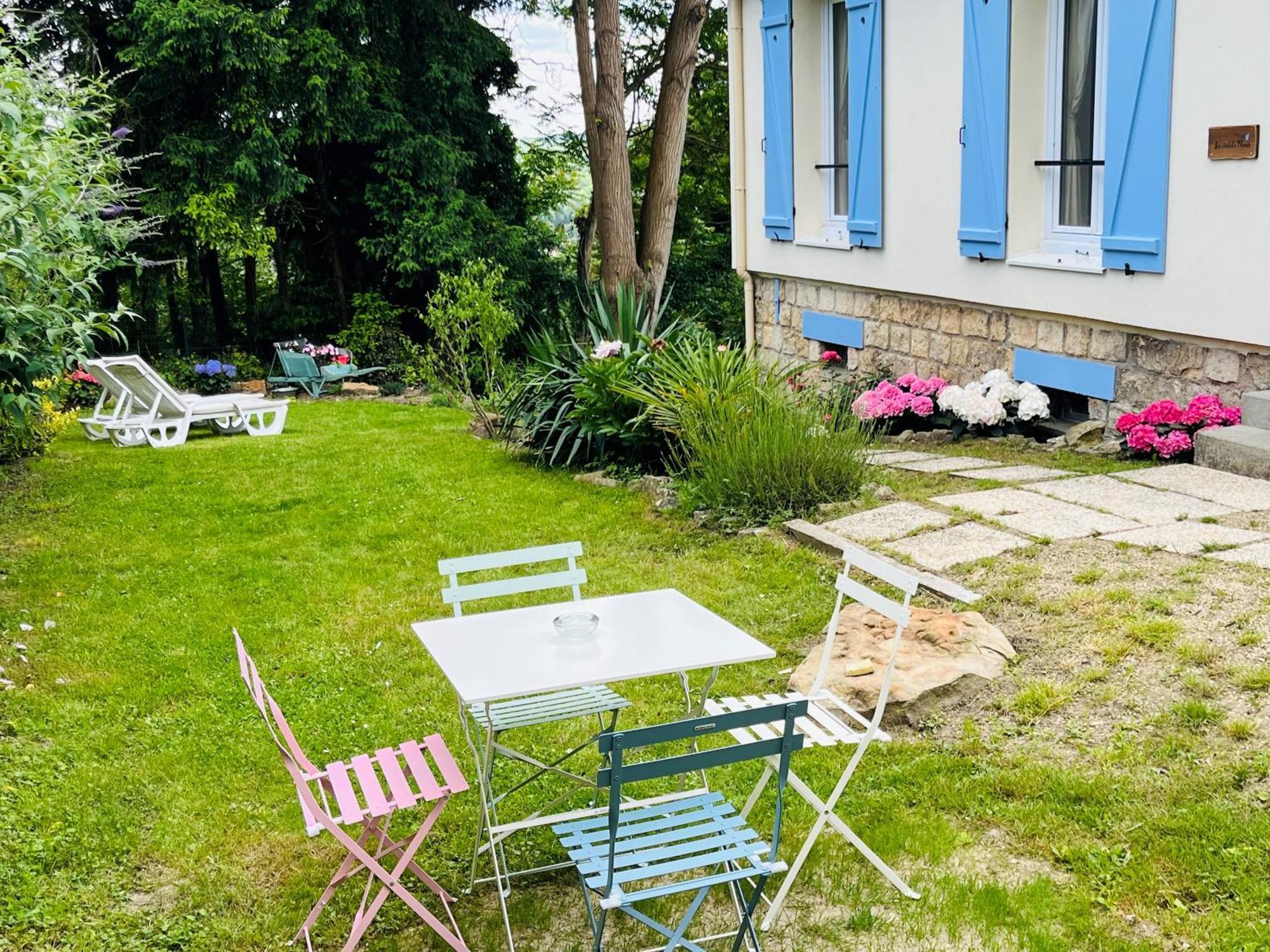 Villa Les Volets Bleus à Parmain Extérieur photo